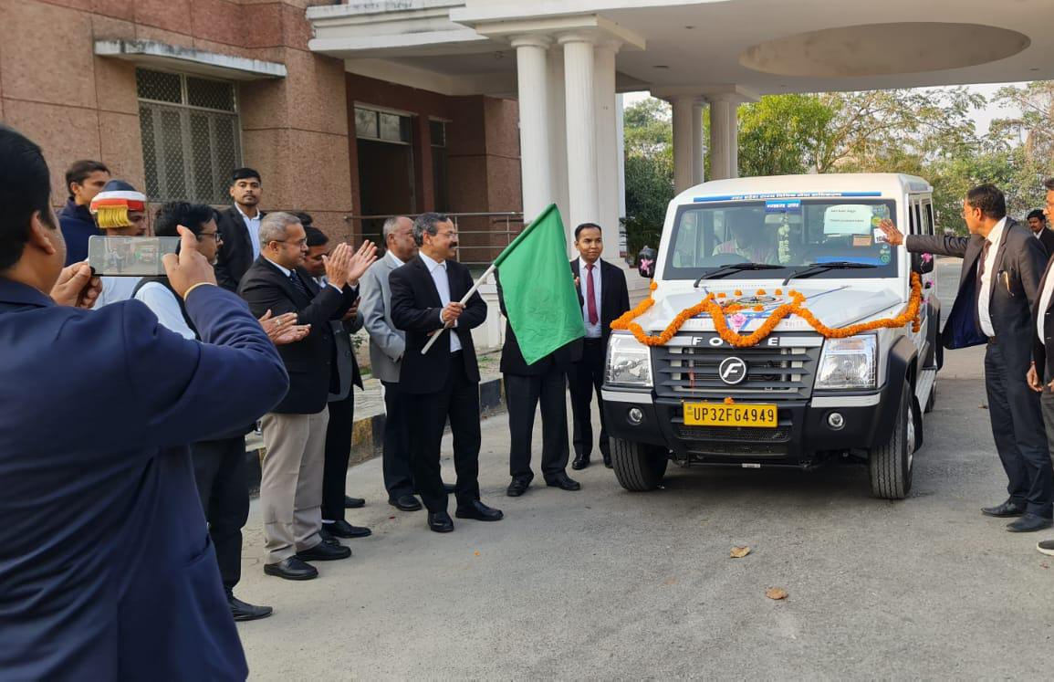 न्यायरथ को जिला जज ने दिखाई हरी झंडी, अंतिम छोर तक पहुंचेगी न्यायिक सेवाएं