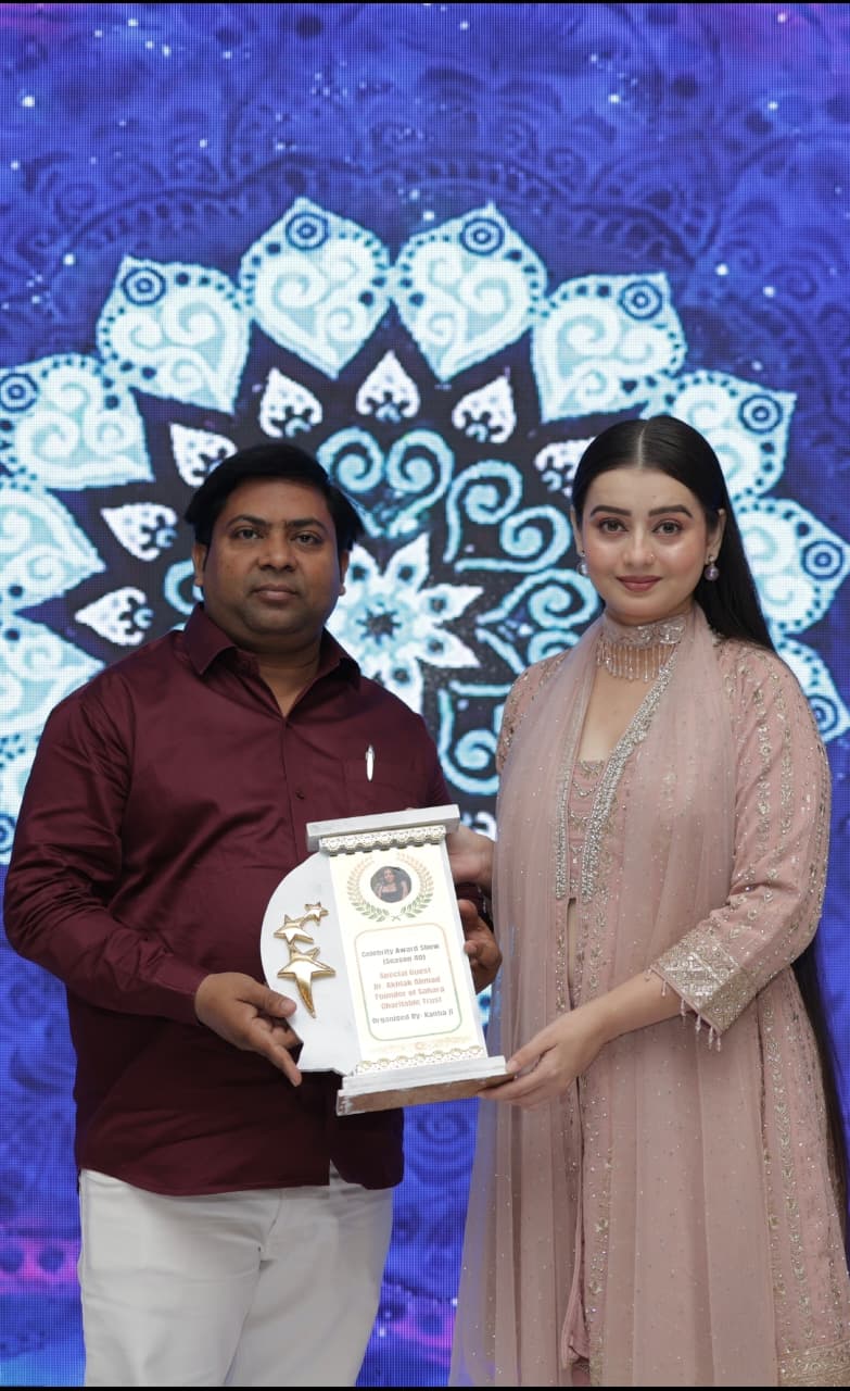 सेलिब्रिटी अवॉर्ड शो में स्पेशल गेस्ट बने डॉ. अख़लाक़ अहमद, अभिनेत्री चाहत पाण्डेय रहीं चीफ गेस्ट